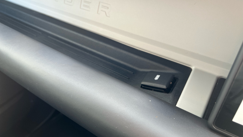 Land Rover Defender 2.0 D240 HSE 110 5dr Auto [6 Seat] Diesel Estate